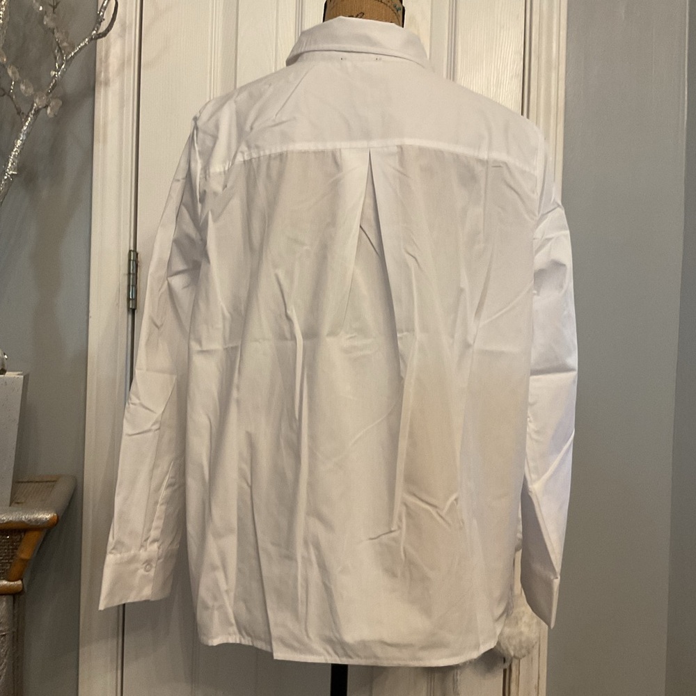 Grommet Collar Shirt - Picture 7 of 9